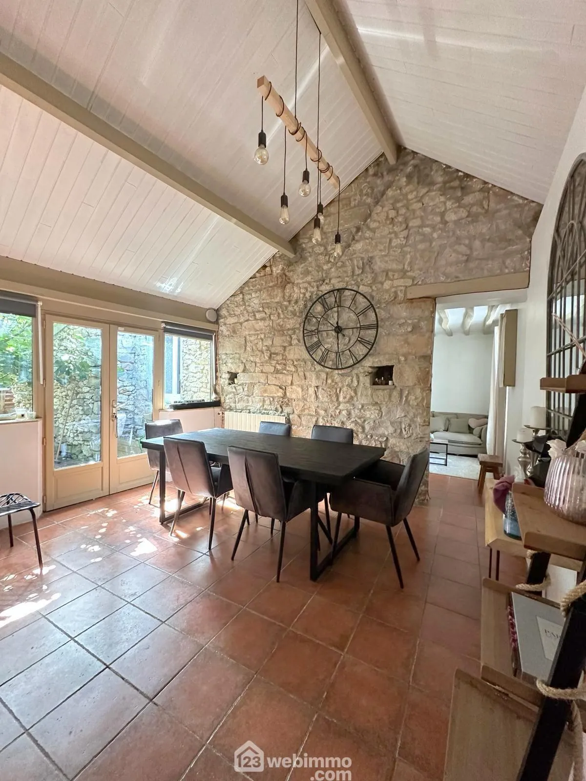 Maison en pierre de 76 m² à Milly-la-Forêt, cadre paisible et chaleureux 