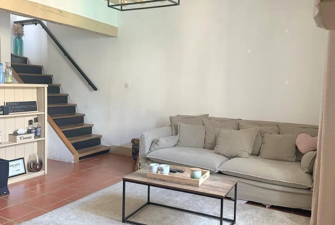Maison en pierre de 76 m² à Milly-la-Forêt, cadre paisible et chaleureux 