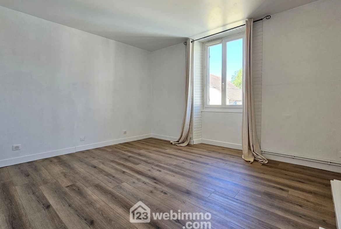 Maison en pierre de 76 m² à Milly-la-Forêt, cadre paisible et chaleureux 