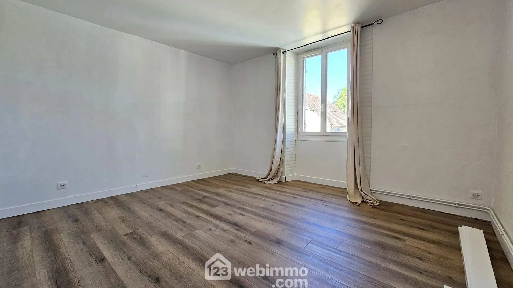 Maison en pierre de 76 m² à Milly-la-Forêt, cadre paisible et chaleureux 
