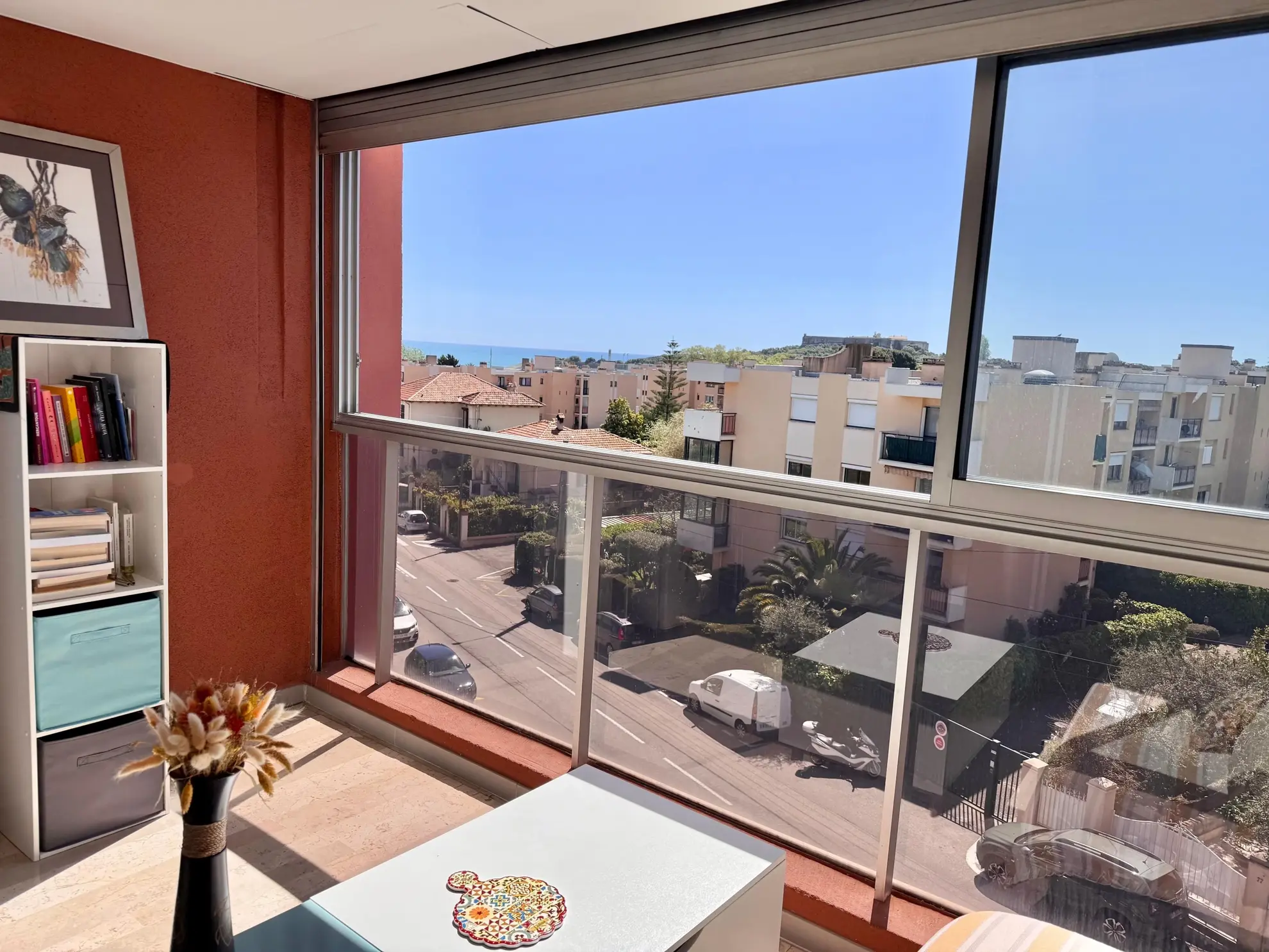 Studio à vendre à Antibes avec vue mer, piscine et cave de 27 m² 