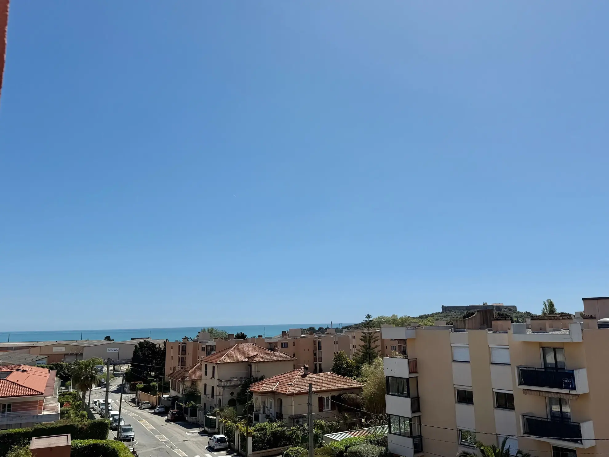 Studio à vendre à Antibes avec vue mer, piscine et cave de 27 m² 