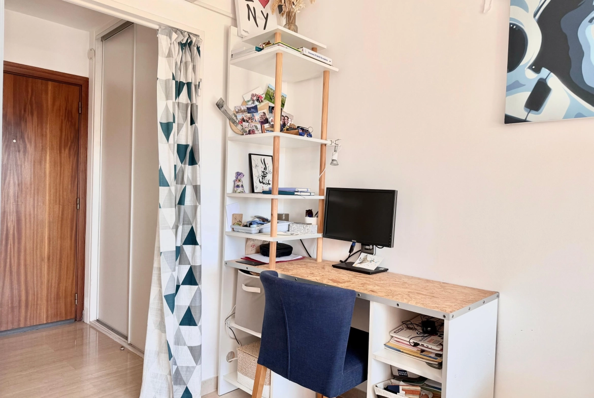 Studio à vendre à Antibes avec vue mer, piscine et cave de 27 m² 