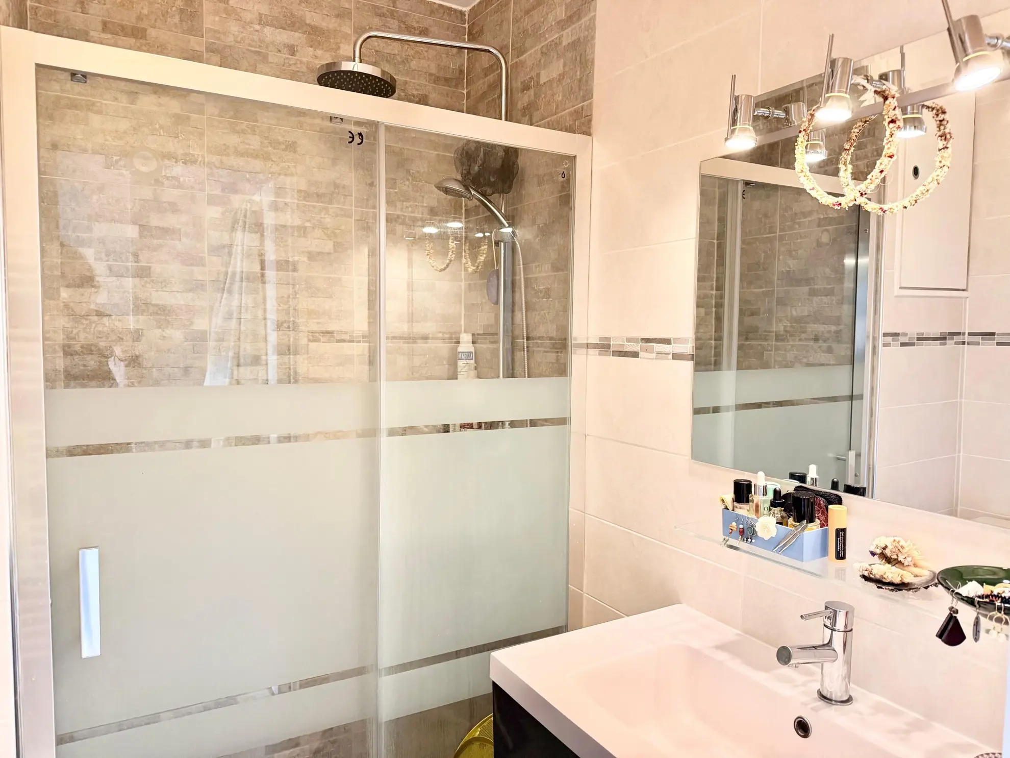 Studio à vendre à Antibes avec vue mer, piscine et cave de 27 m² 
