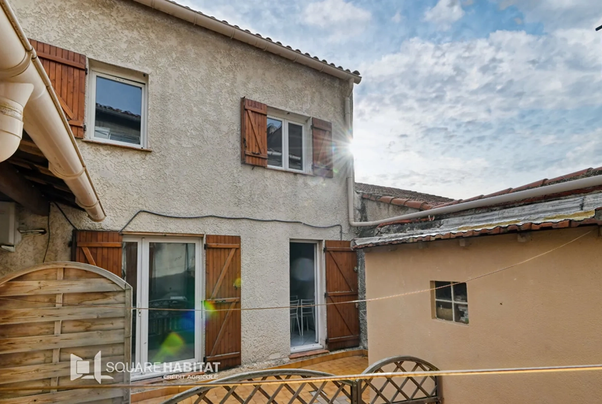 Maison individuelle calme à Marseille 13015 avec terrasse et potentiel d'investissement 