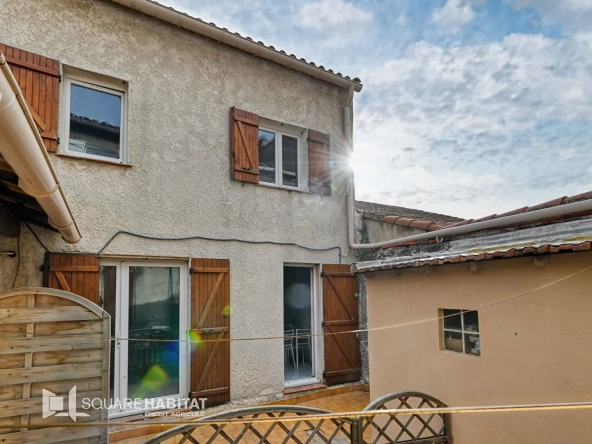 Maison individuelle calme à Marseille 13015 avec terrasse et potentiel d'investissement