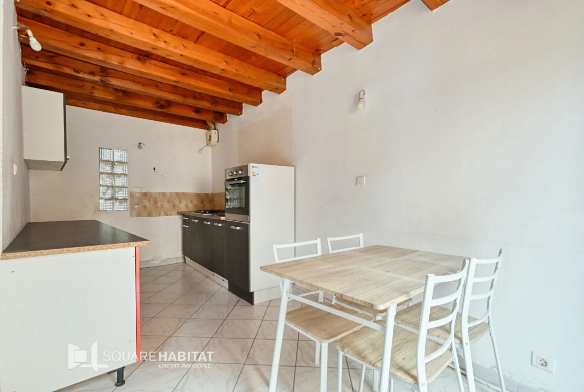 Maison individuelle calme à Marseille 13015 avec terrasse et potentiel d'investissement 