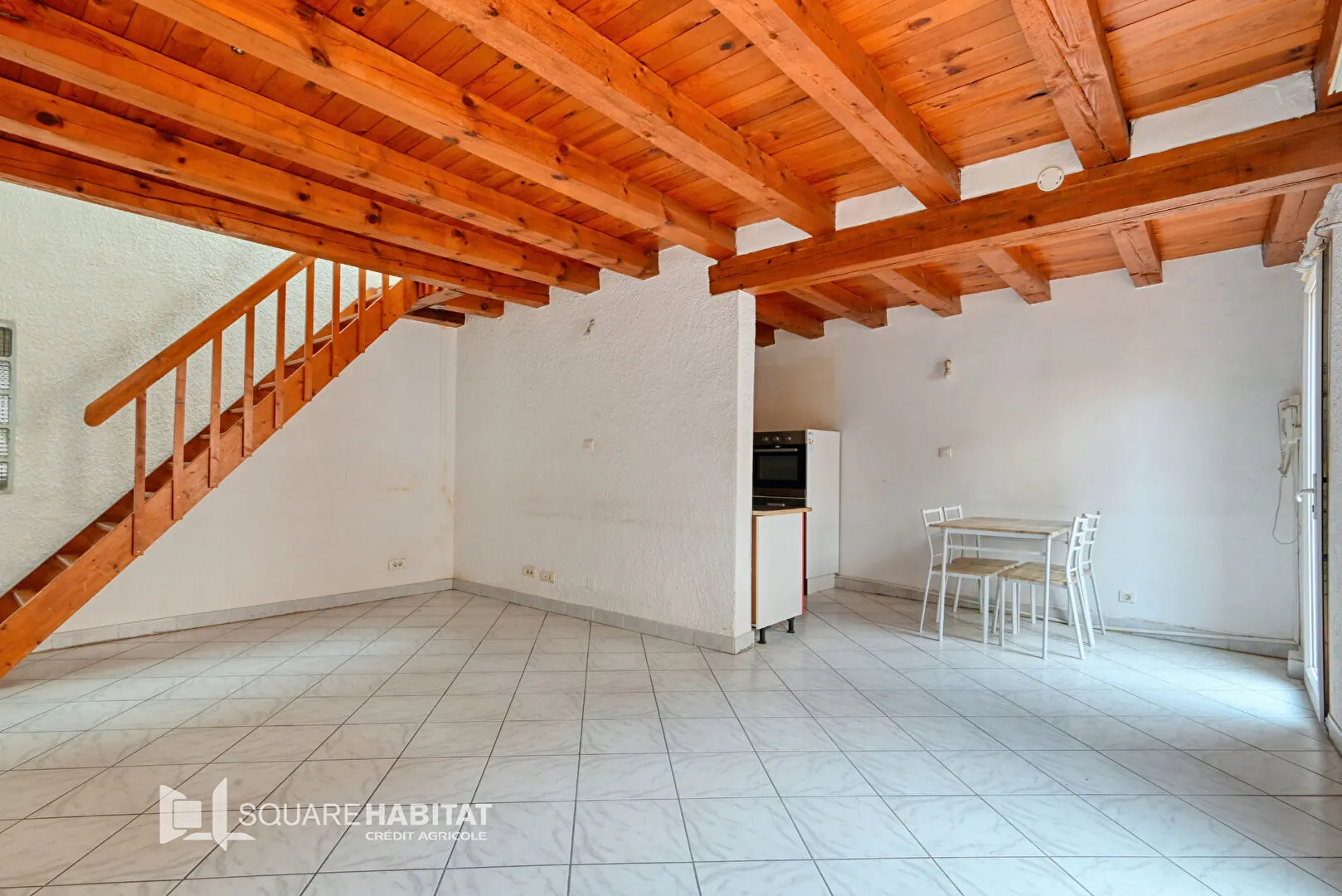 Maison individuelle calme à Marseille 13015 avec terrasse et potentiel d'investissement 