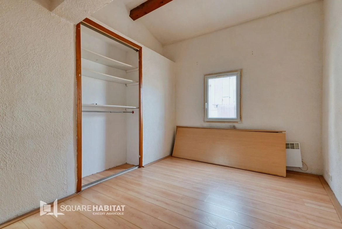 Maison individuelle calme à Marseille 13015 avec terrasse et potentiel d'investissement 