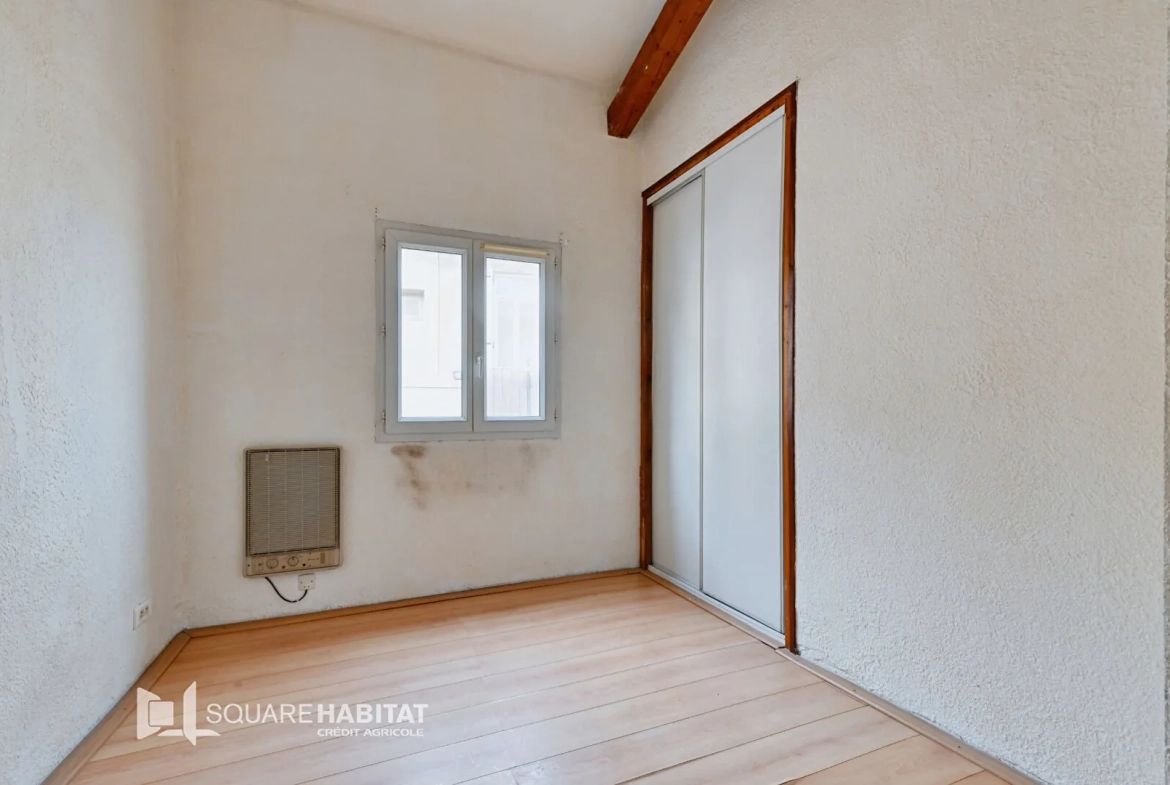 Maison individuelle calme à Marseille 13015 avec terrasse et potentiel d'investissement 