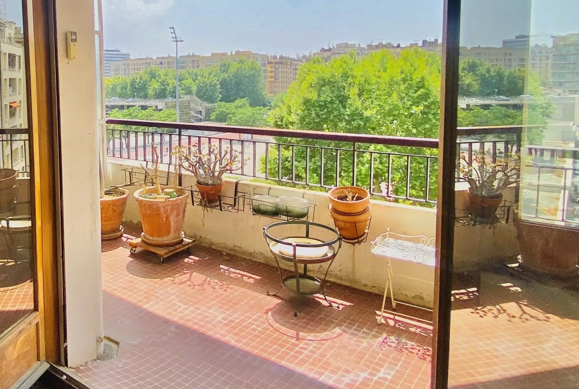 Appartement 3/4 spacieux avec terrasse à Marseille 4e, proche commodités 