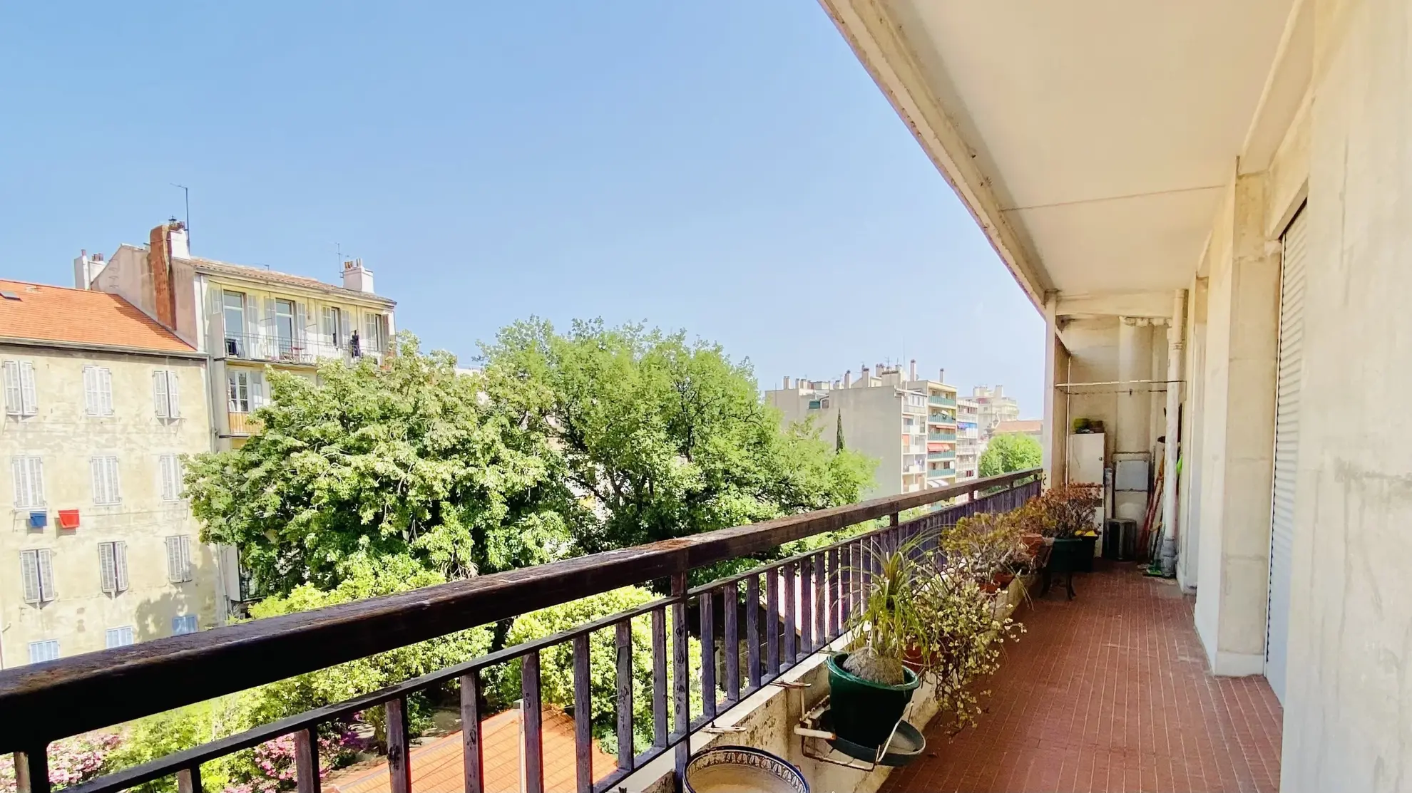 Appartement 3/4 spacieux avec terrasse à Marseille 4e, proche commodités 