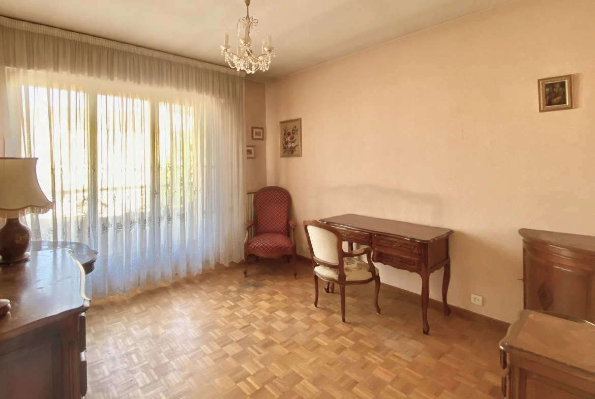 Appartement 3/4 spacieux avec terrasse à Marseille 4e, proche commodités 