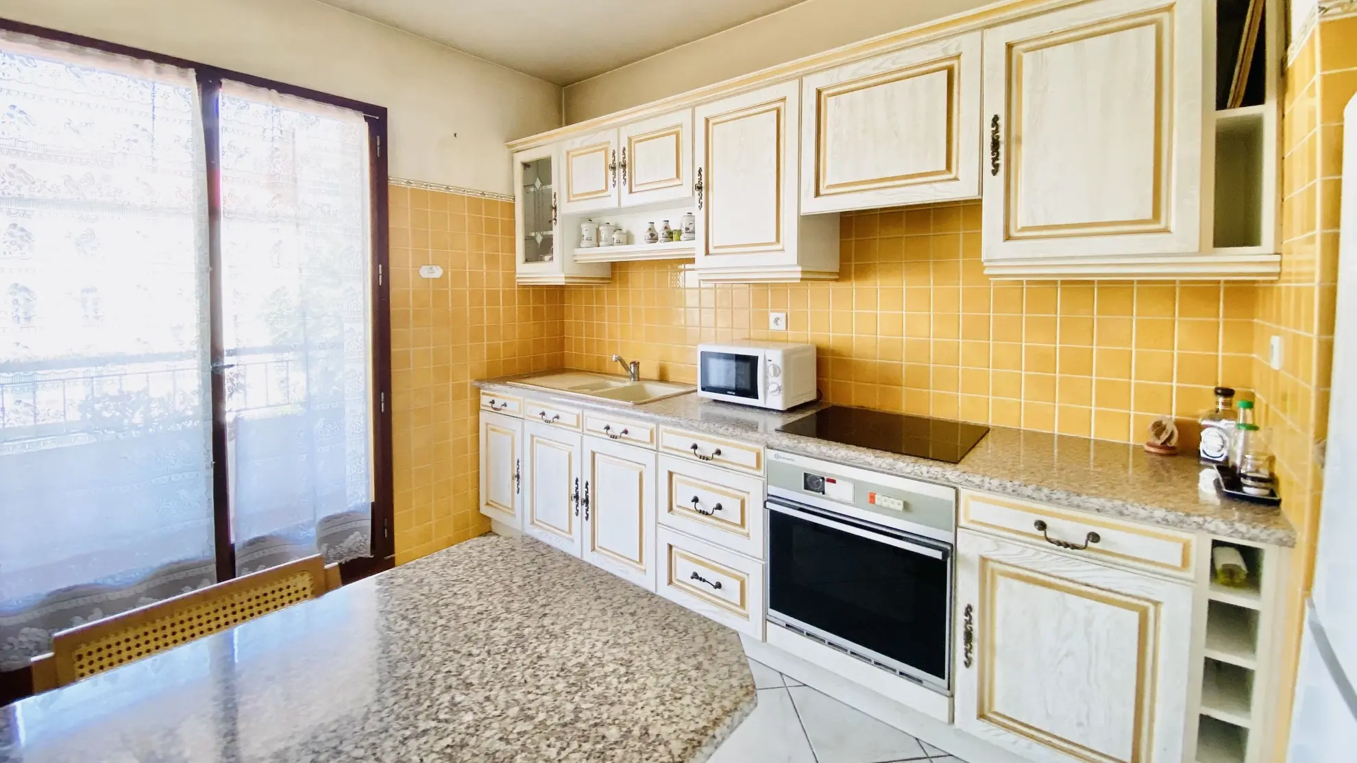Appartement 3/4 spacieux avec terrasse à Marseille 4e, proche commodités 