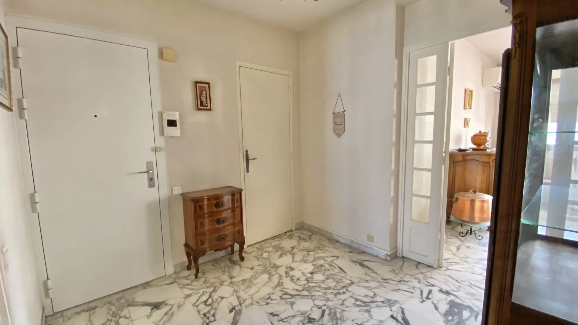 Appartement 3/4 spacieux avec terrasse à Marseille 4e, proche commodités 