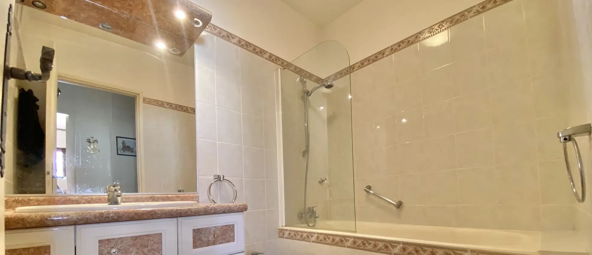 Appartement 3/4 spacieux avec terrasse à Marseille 4e, proche commodités 