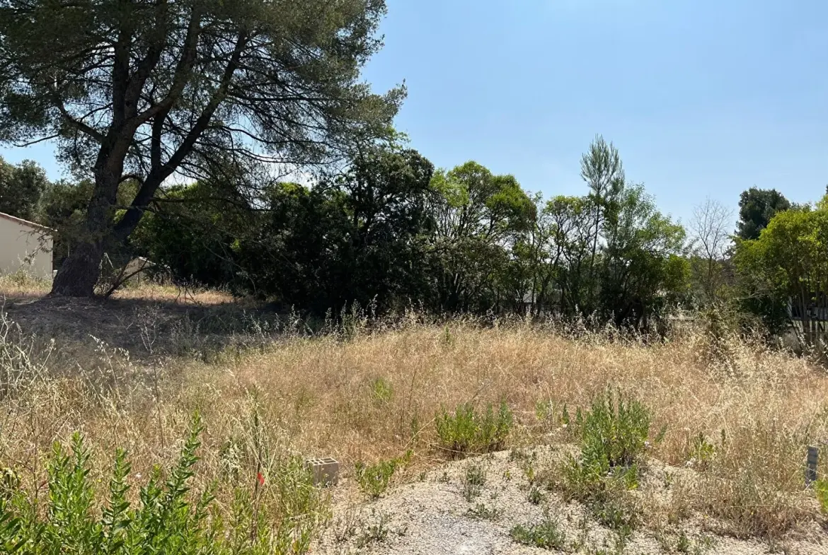 Terrain à bâtir de 361 m² à Lambesc avec liberté de construction 