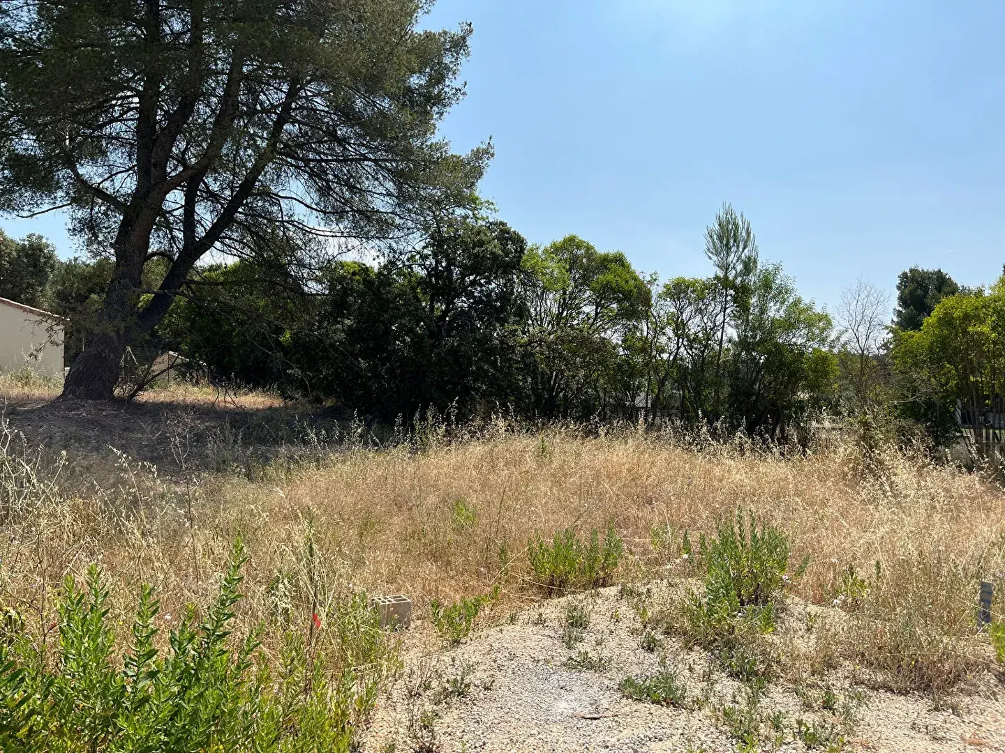 Terrain à bâtir de 361 m² à Lambesc avec liberté de construction 
