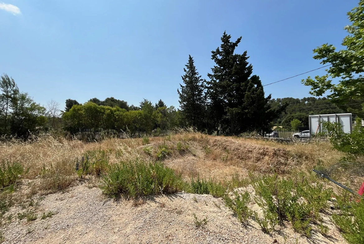 Terrain à bâtir de 361 m² à Lambesc avec liberté de construction 