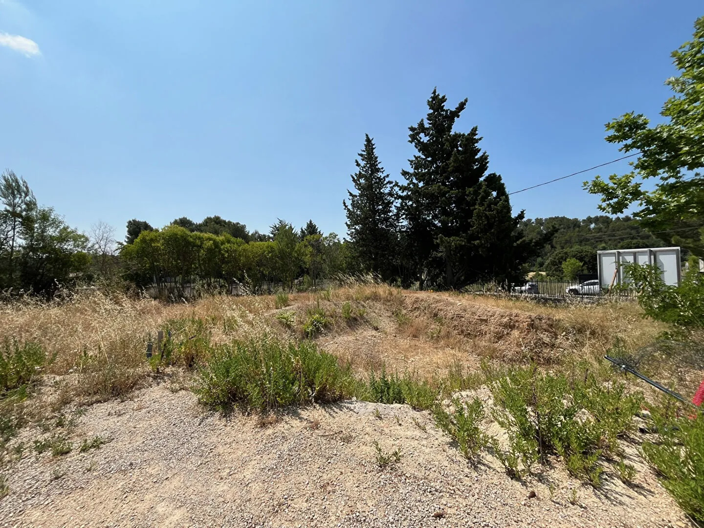 Terrain à bâtir de 361 m² à Lambesc avec liberté de construction 