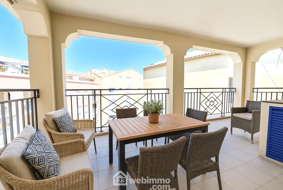 Charmant appartement 2 pièces avec terrasse à Sainte-Maxime, idéal pour investissement ou résidence principale 