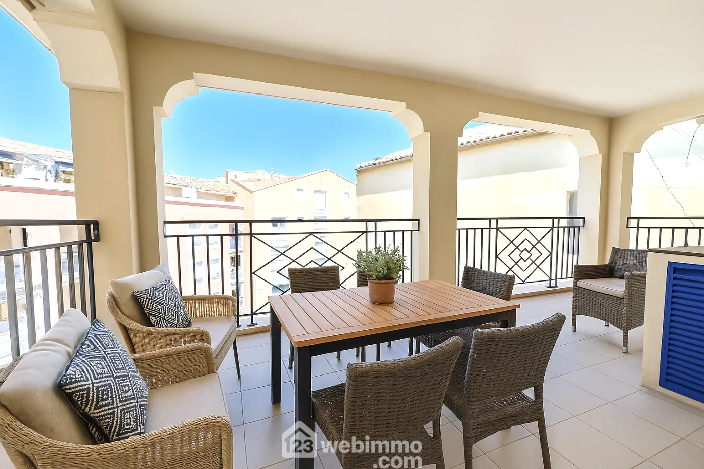 Charmant appartement 2 pièces avec terrasse à Sainte-Maxime, idéal pour investissement ou résidence principale 