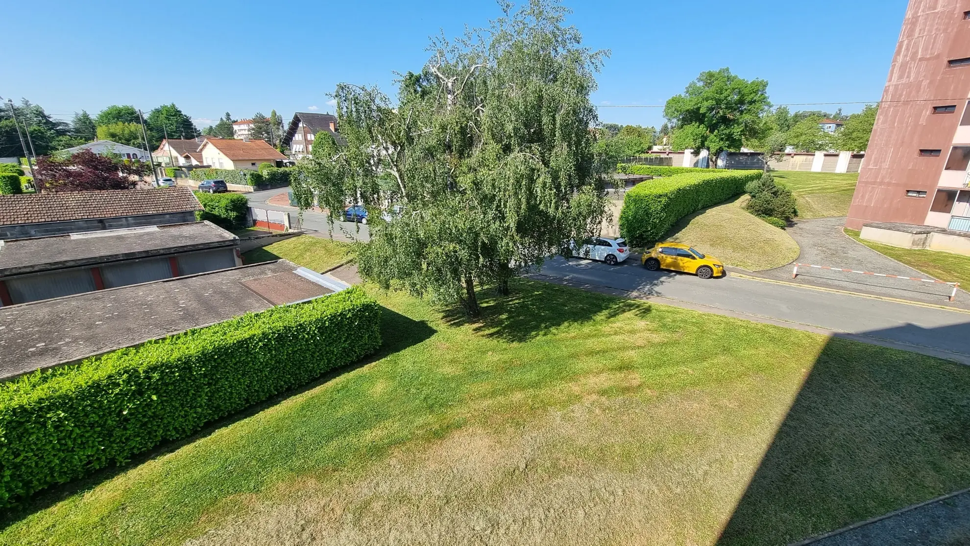 Appartement T2 rénové avec balcon, cave et parking à Riorges - Prix 91 000 € 