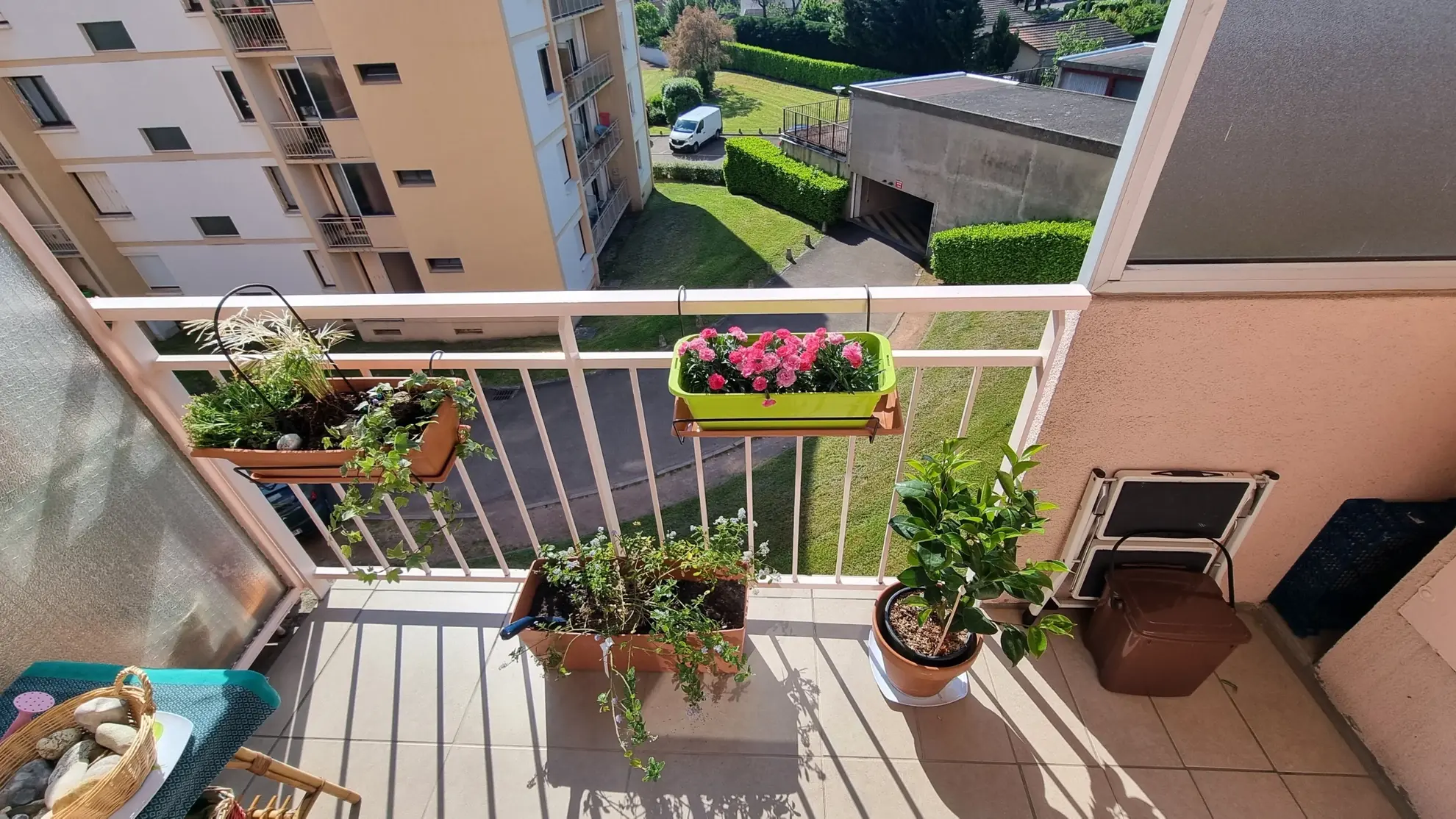 Appartement T2 rénové avec balcon, cave et parking à Riorges - Prix 91 000 € 