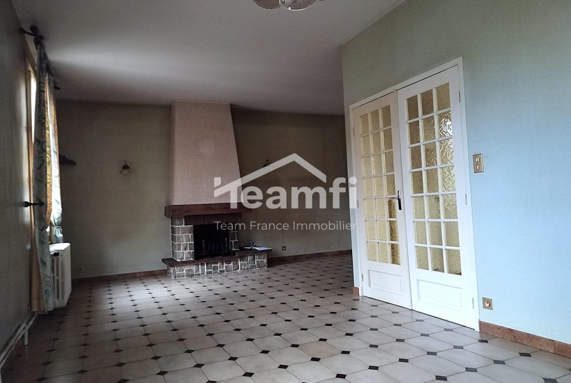 Maison à vendre à Saint-Yorre de 160 m² avec terrain arboré et espace indépendant 