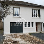 Maison à vendre à Saint-Yorre de 160 m² avec terrain arboré et espace indépendant