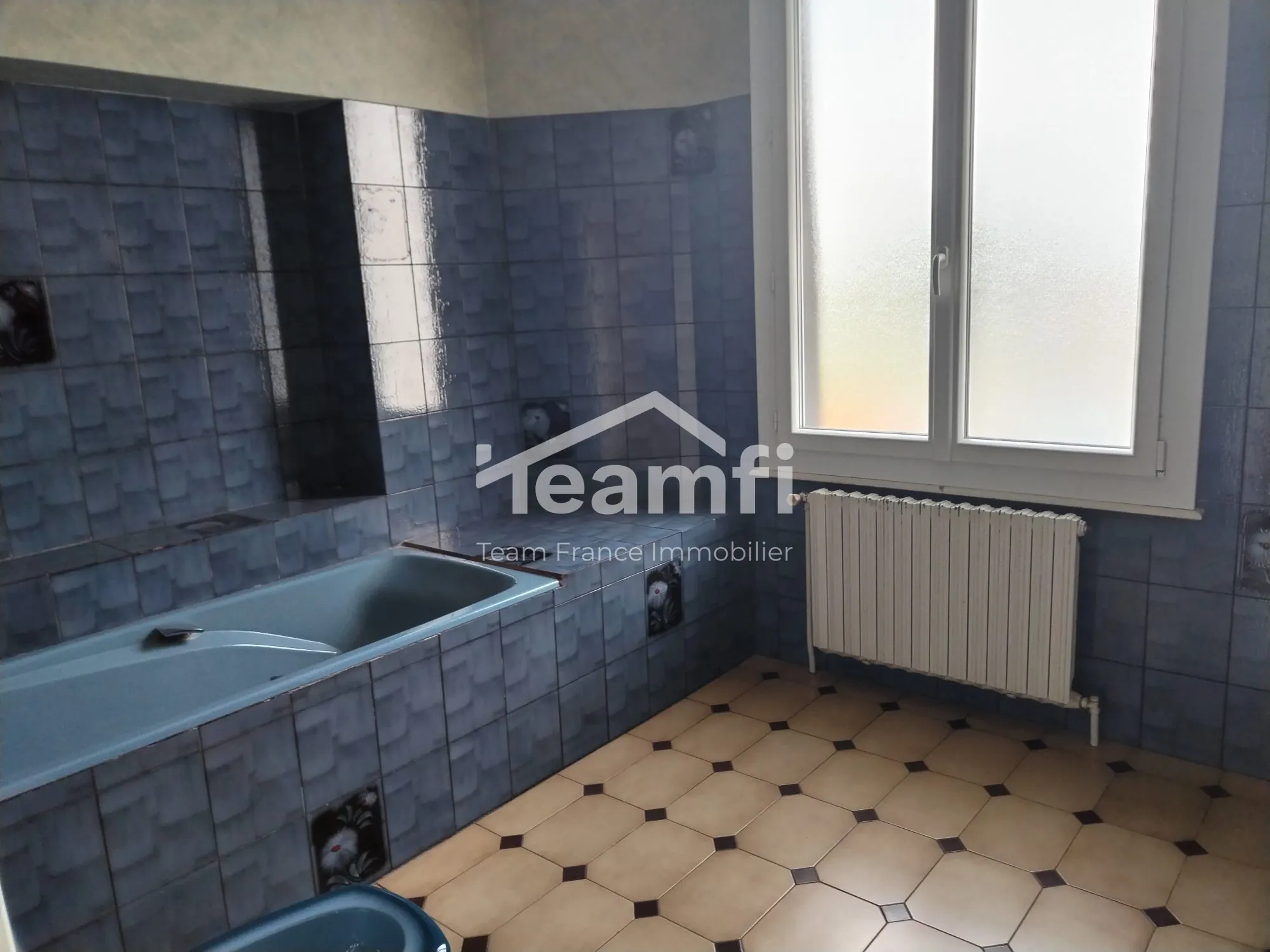 Maison à vendre à Saint-Yorre de 160 m² avec terrain arboré et espace indépendant 