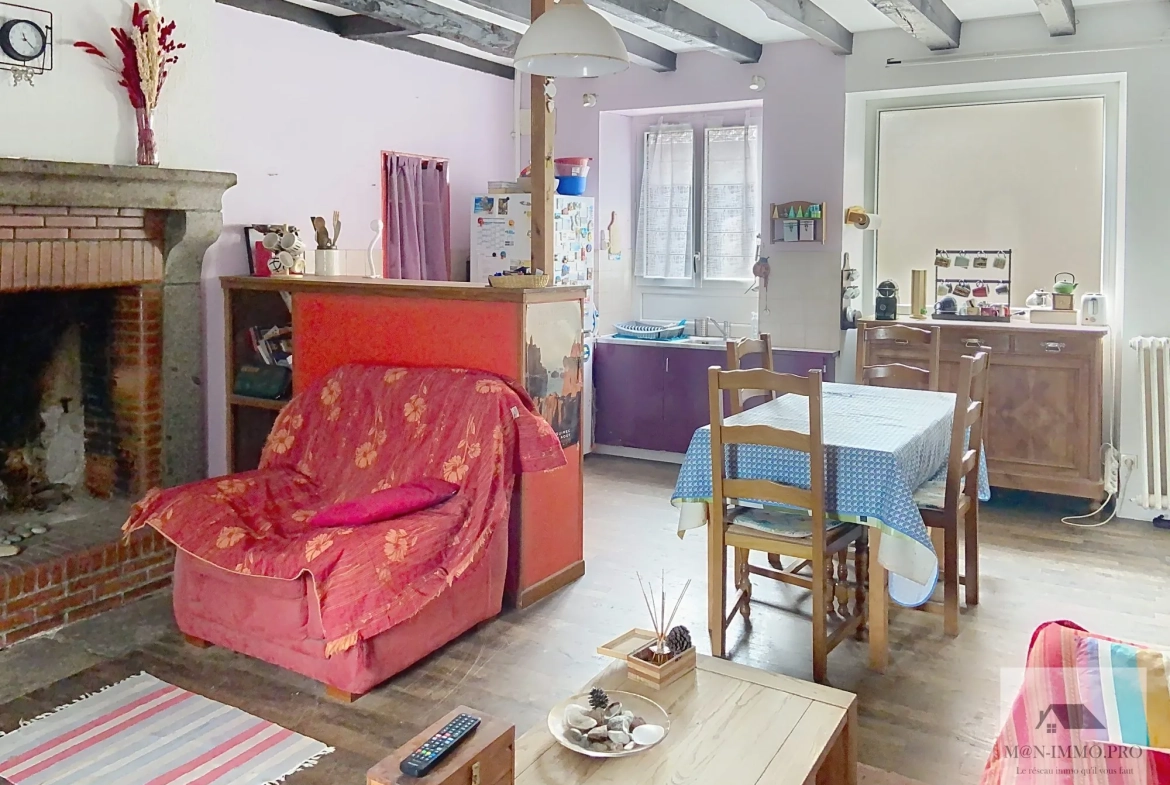 Maison en pierres à rénover à Les Portes du Coglais, 3 chambres, jardin et garage 