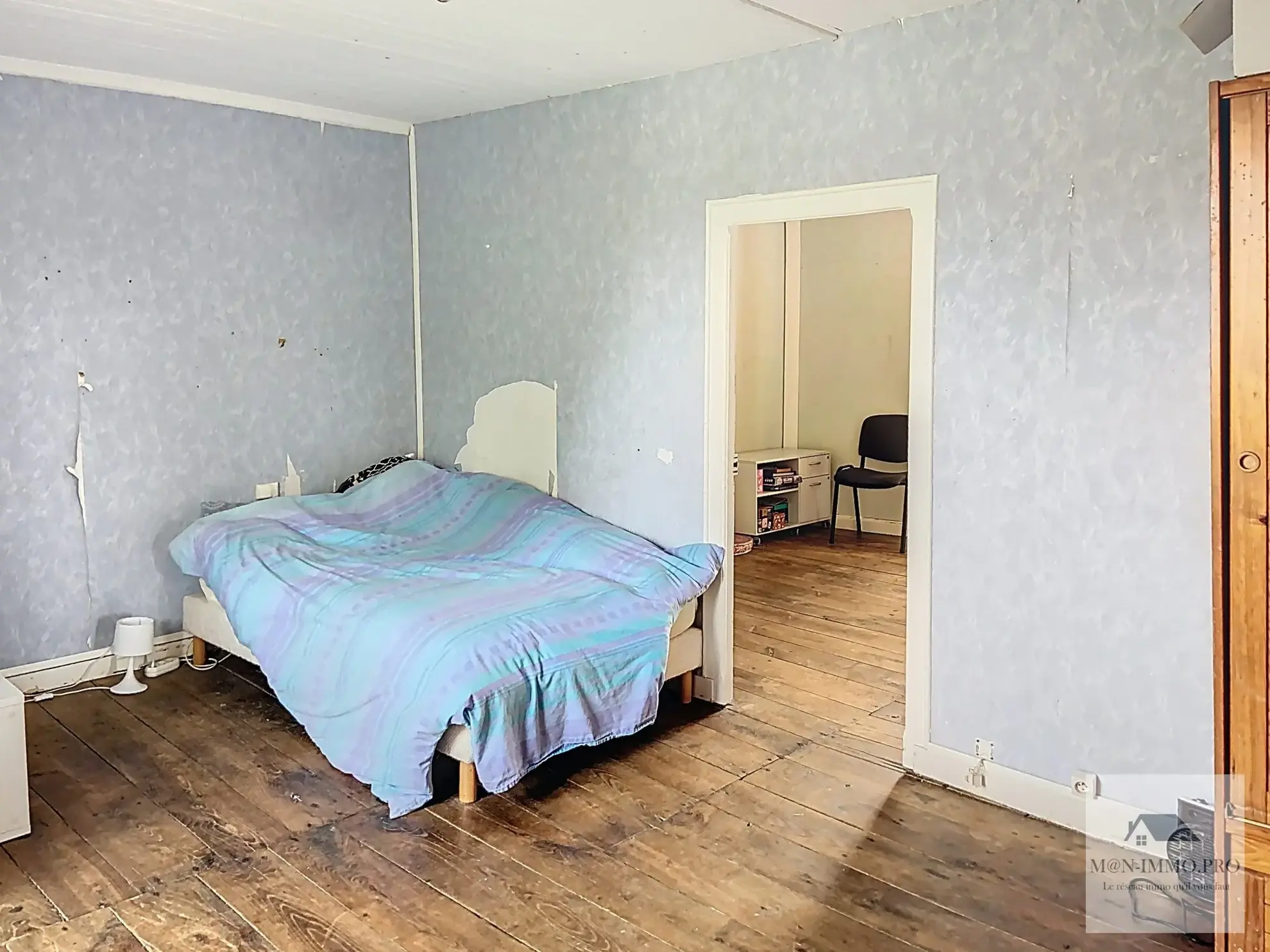 Maison en pierres à rénover à Les Portes du Coglais, 3 chambres, jardin et garage 