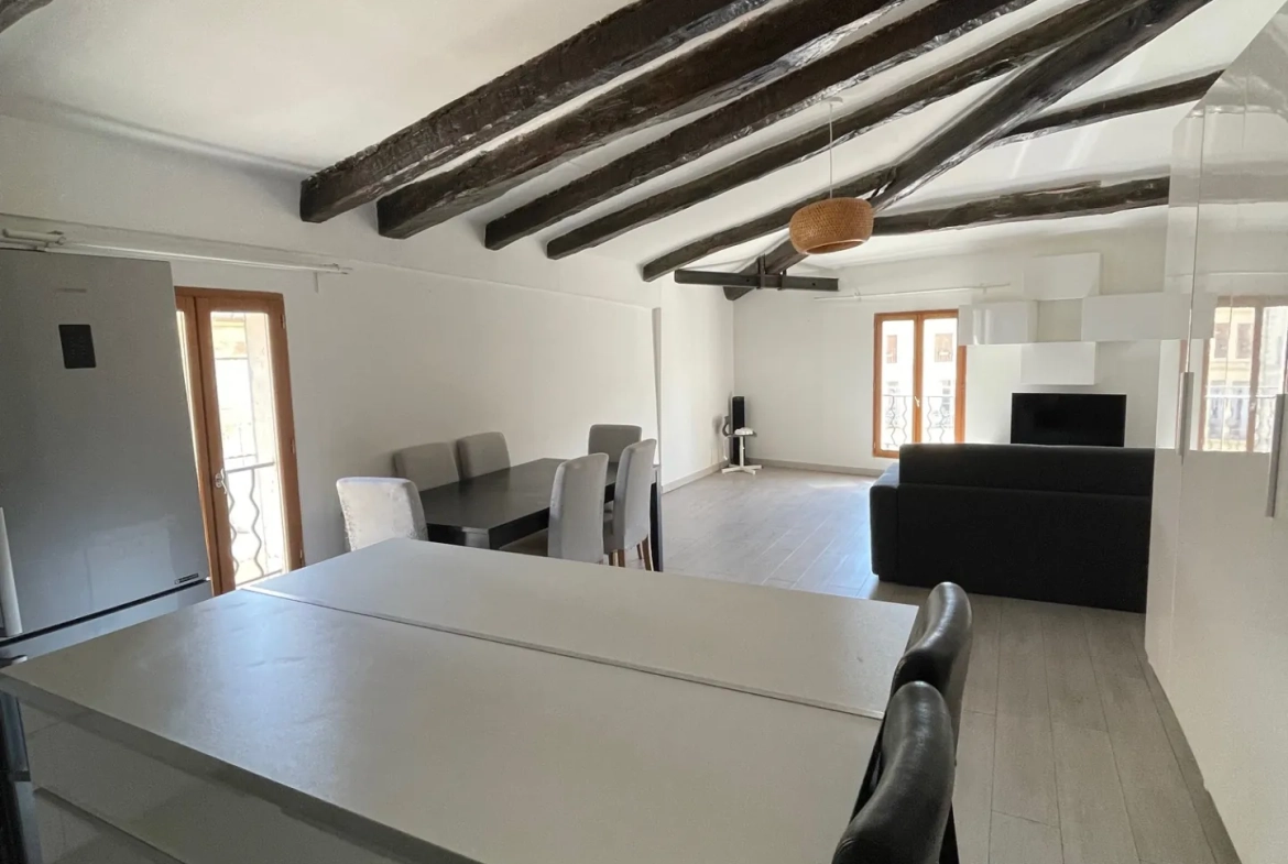 Appartement de 64 m² à Pézenas avec vue sur les toits et deux chambres 