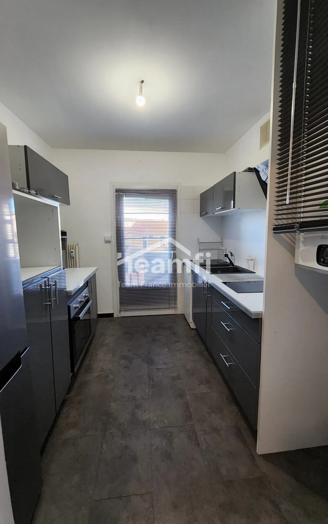 Bel appartement de 65,91 m² avec terrasse à Nîmes, proche commodités 