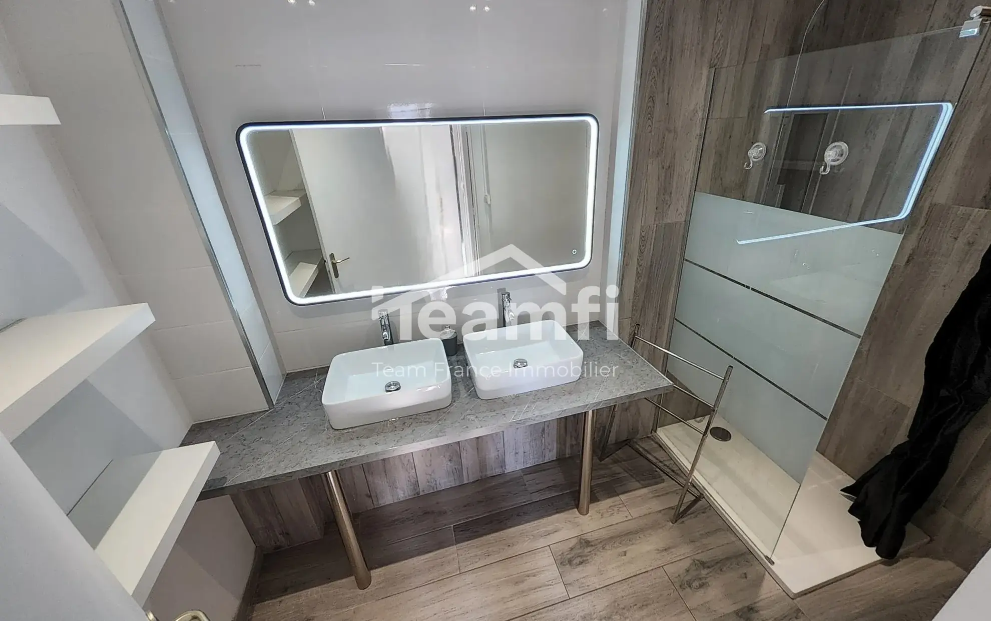Bel appartement de 65,91 m² avec terrasse à Nîmes, proche commodités 
