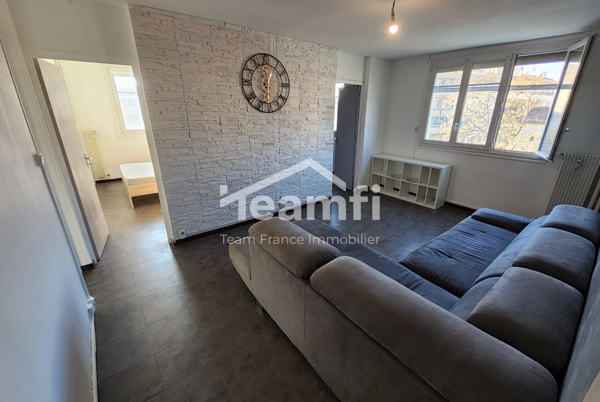 Bel appartement de 65,91 m² avec terrasse à Nîmes, proche commodités 