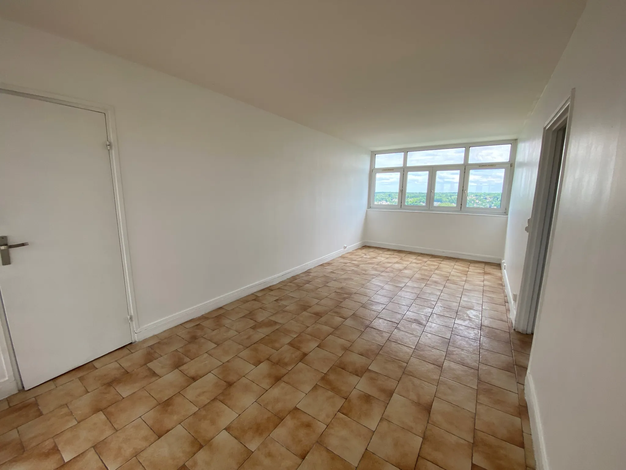 Achat appartement 3 pièces à Évry Courcouronnes de 58 m² avec parking et cave 