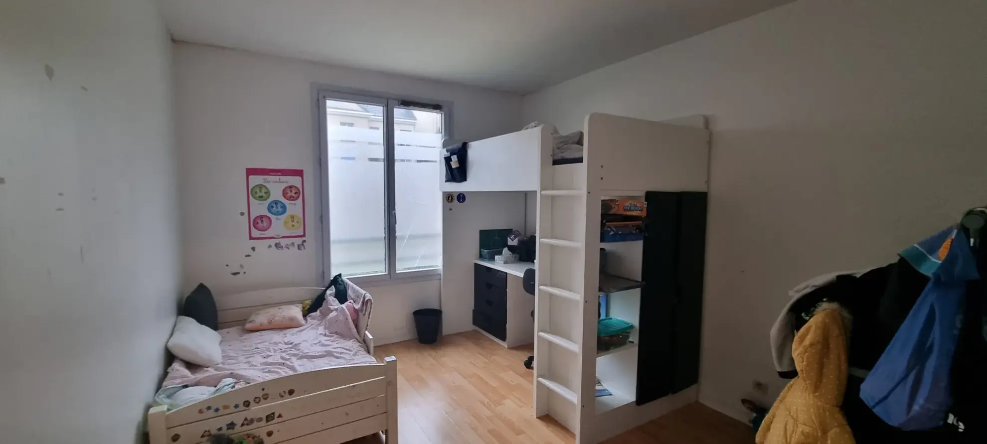Appartement 3 pièces avec balcon à vendre à Osny, quartier Les Louvrais 