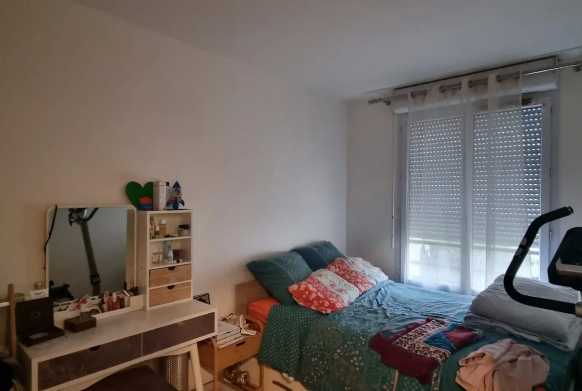 Appartement 3 pièces avec balcon à vendre à Osny, quartier Les Louvrais 