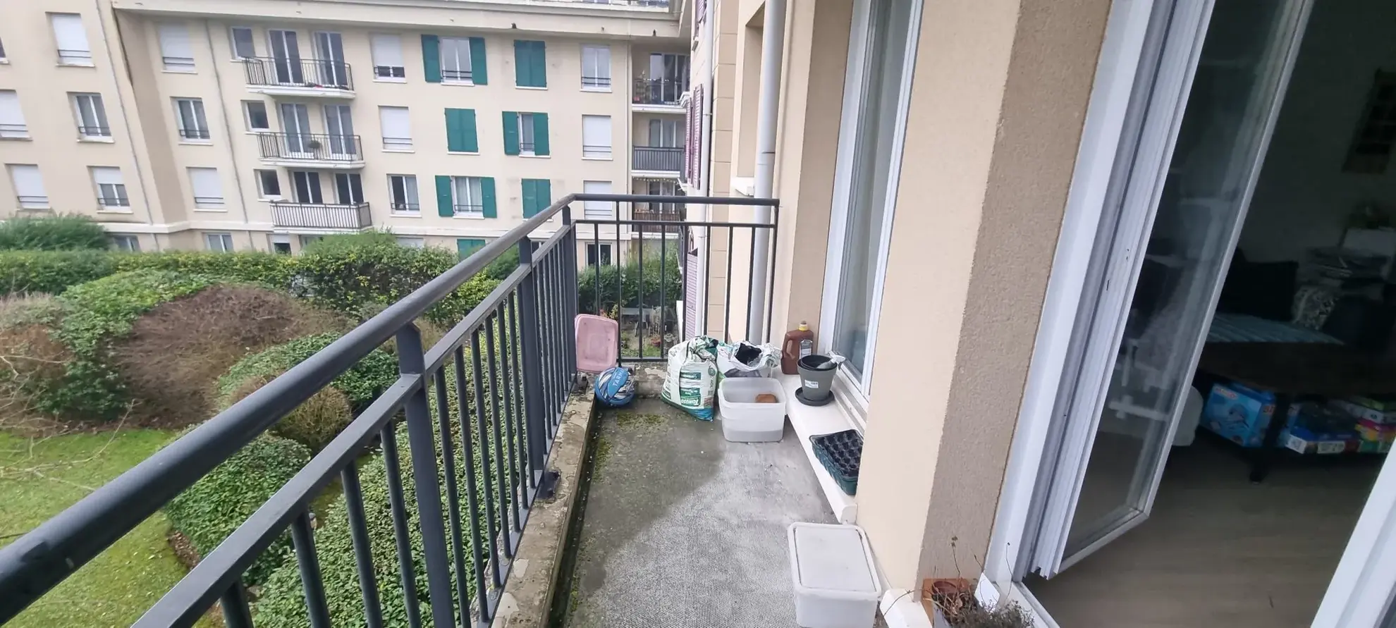 Appartement 3 pièces avec balcon à vendre à Osny, quartier Les Louvrais 