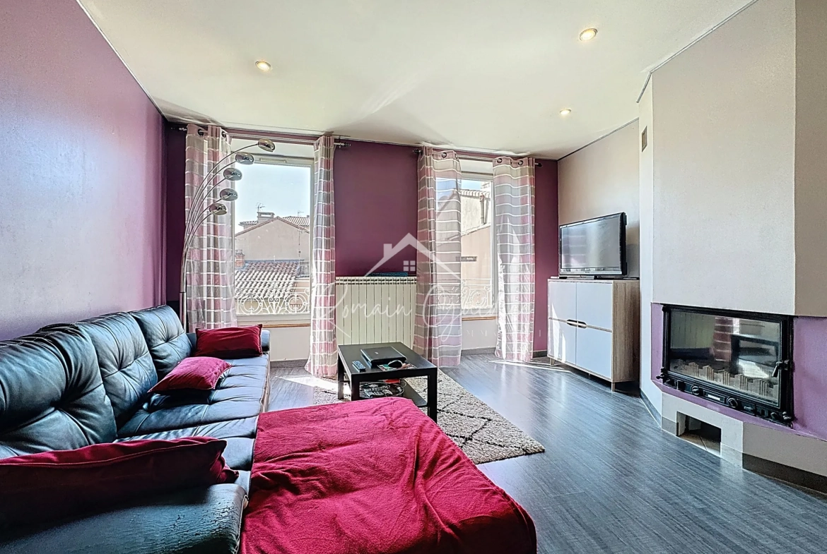 Appartement F3 lumineux de 72 m² à Millau avec balcon et caves 