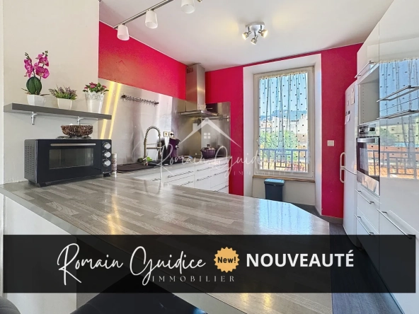 Appartement F3 lumineux de 72 m² à Millau avec balcon et caves