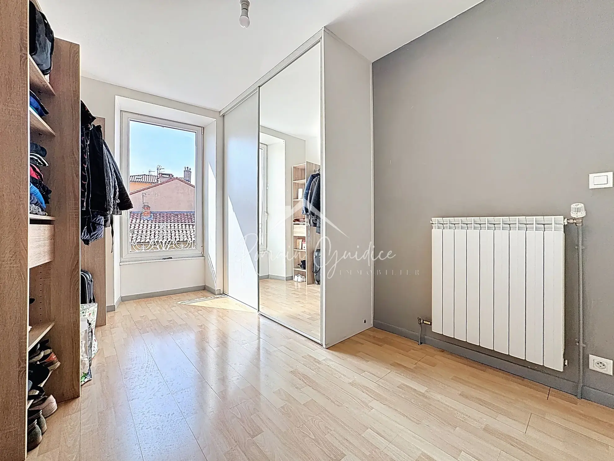 Appartement F3 lumineux de 72 m² à Millau avec balcon et caves 