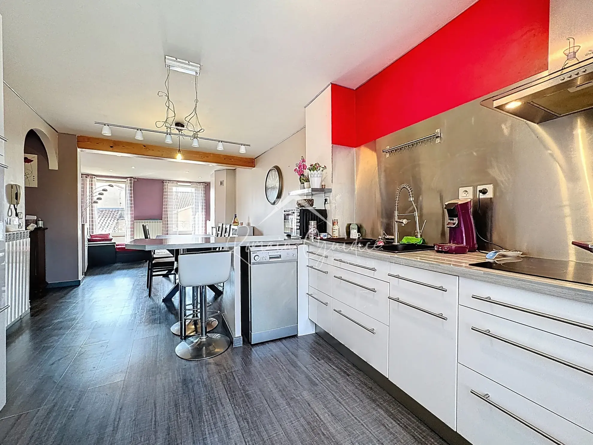 Appartement F3 lumineux de 72 m² à Millau avec balcon et caves 