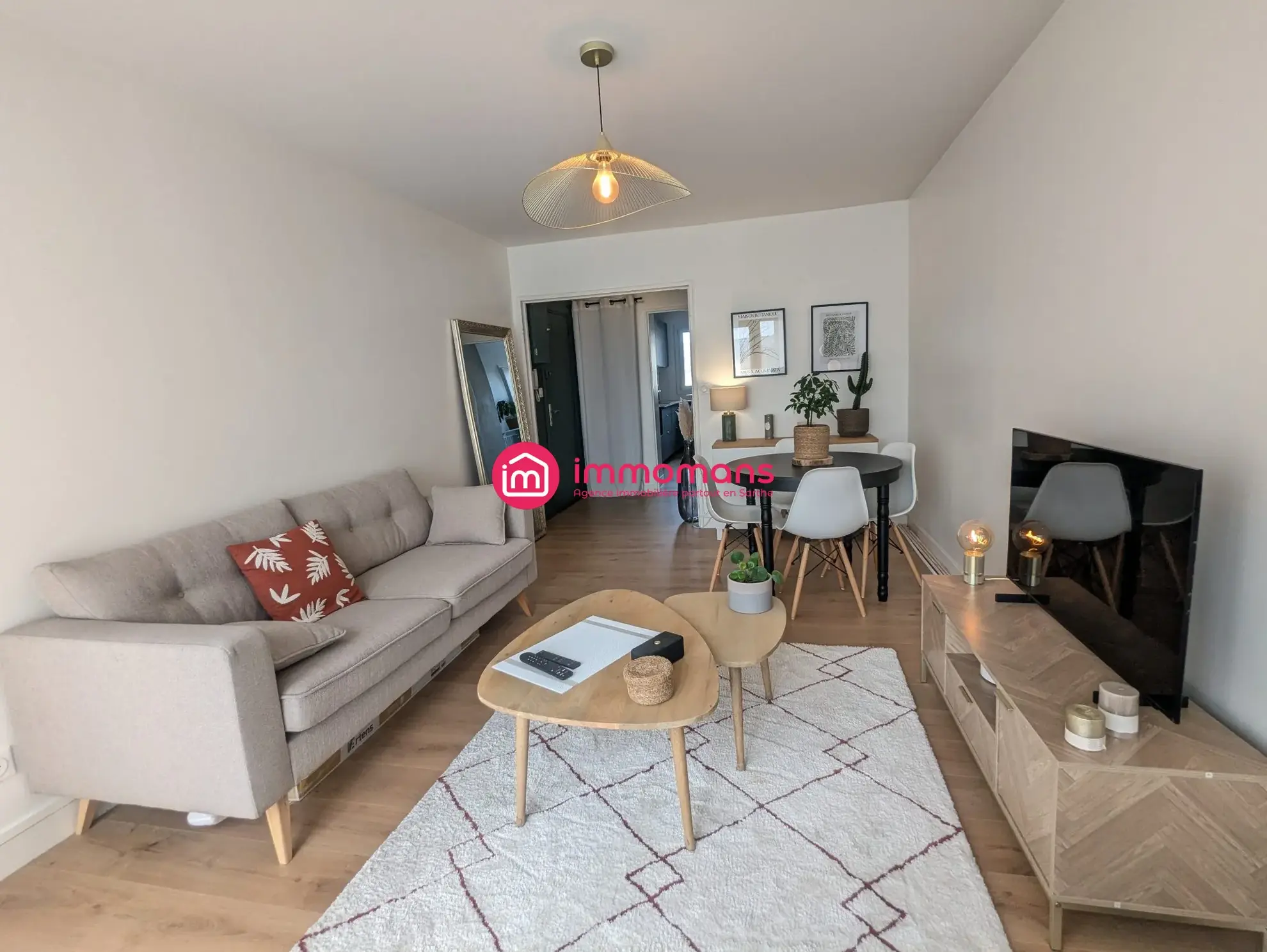 Appartement rénové de 46 m² à Le Mans, proche hospital, parking et cave 