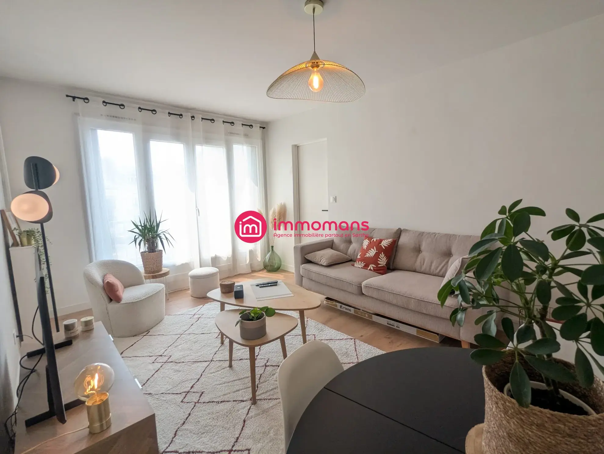 Appartement rénové de 46 m² à Le Mans, proche hospital, parking et cave 