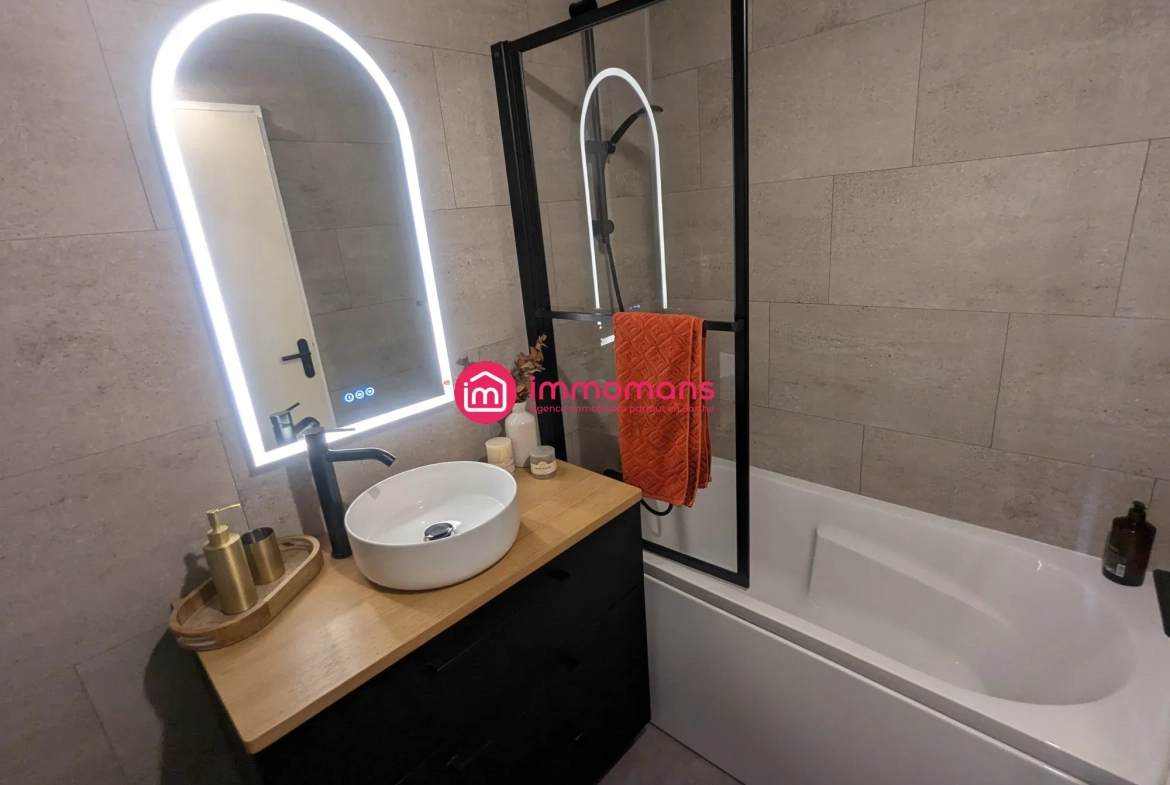 Appartement rénové de 46 m² à Le Mans, proche hospital, parking et cave 