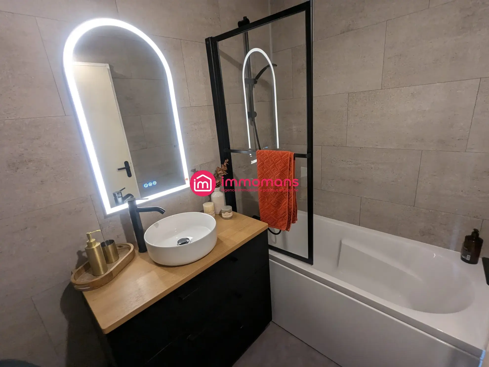 Appartement rénové de 46 m² à Le Mans, proche hospital, parking et cave 