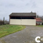 Entrepôt à vendre à Garlin avec potentiel de transformation en habitation